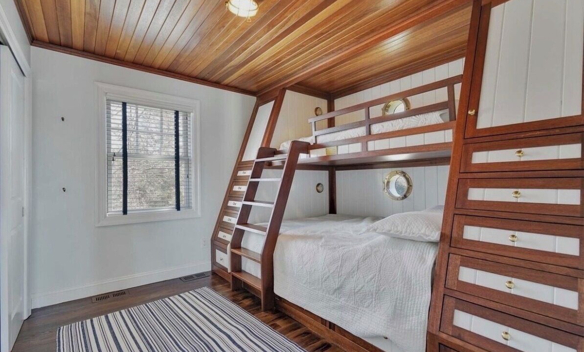 Photo of Bedroom in Greenport West