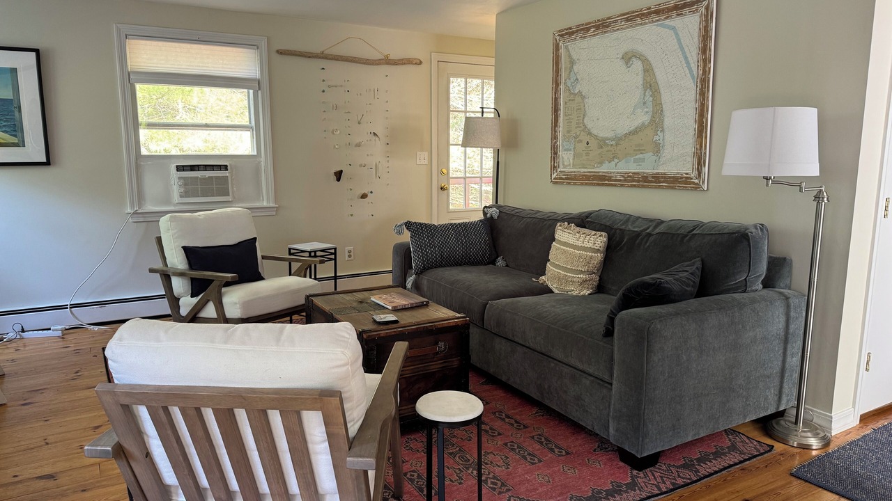 Photo of Livingroom in Truro