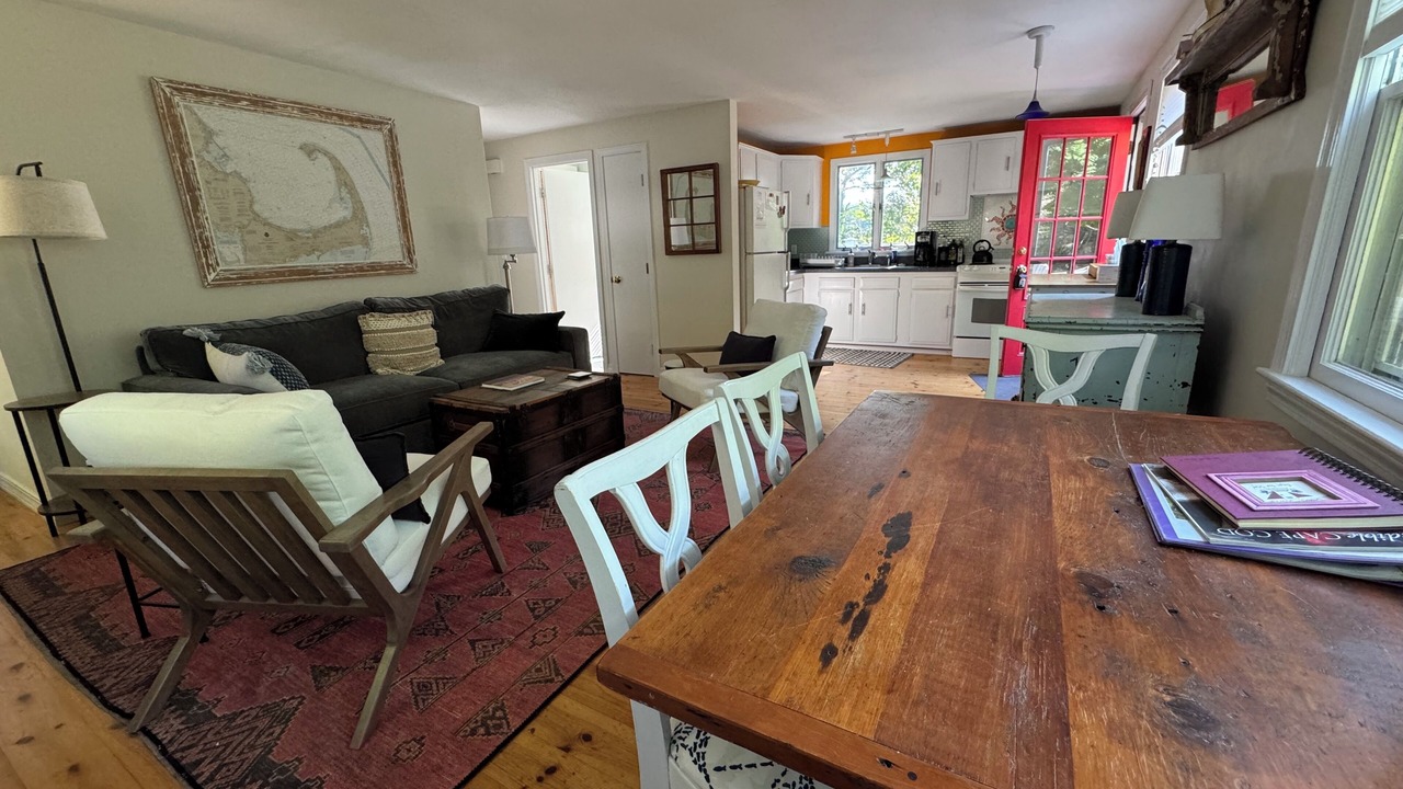 Photo of Livingroom in Truro