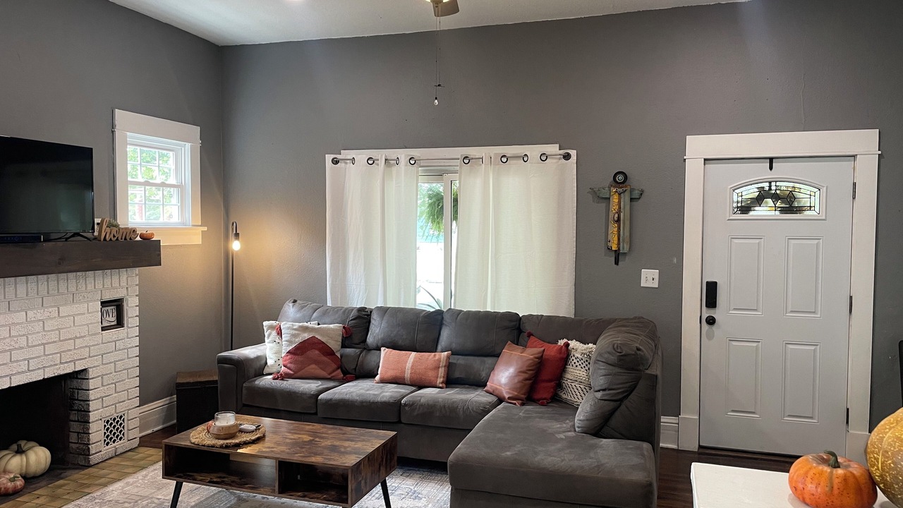 Photo of Livingroom in Joplin