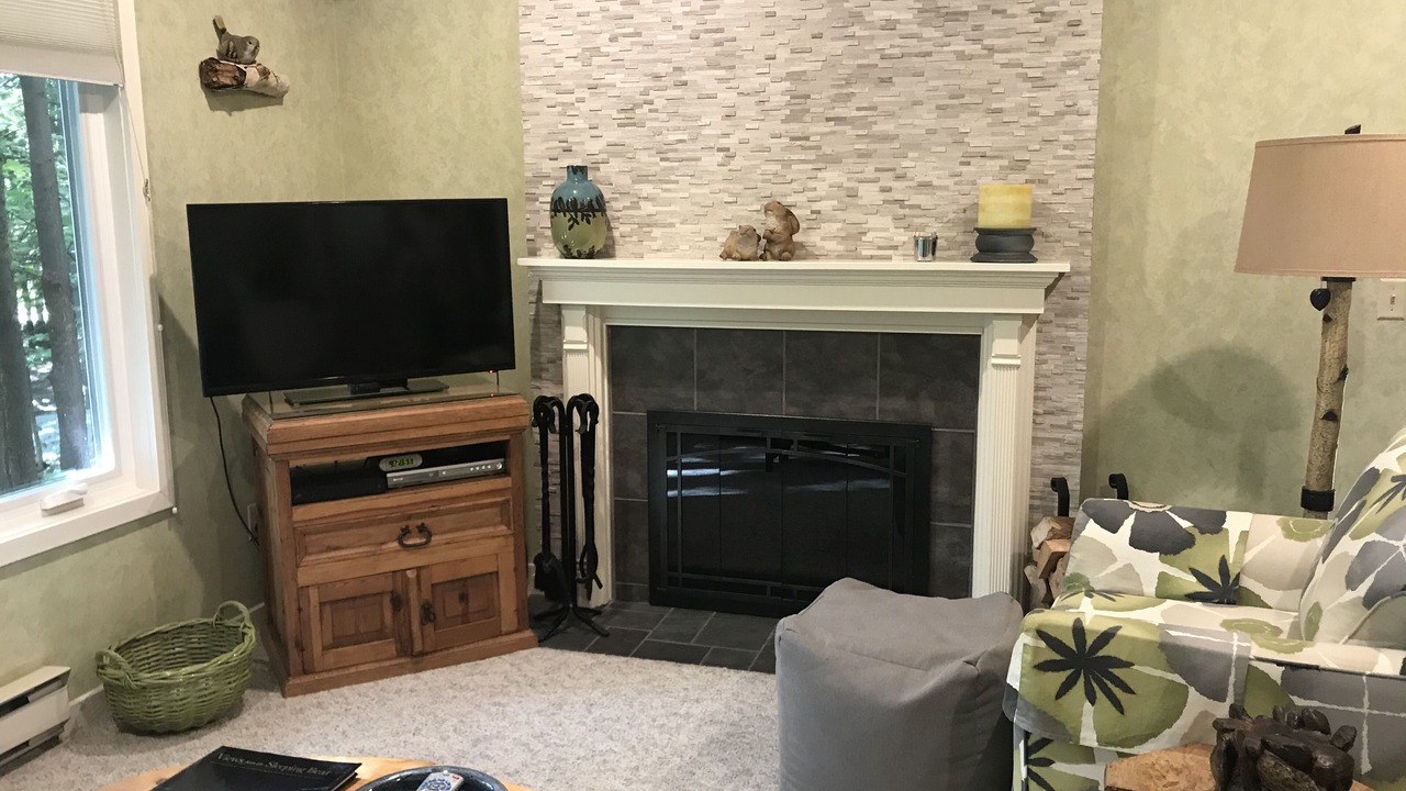 Photo of Livingroom in Maple City