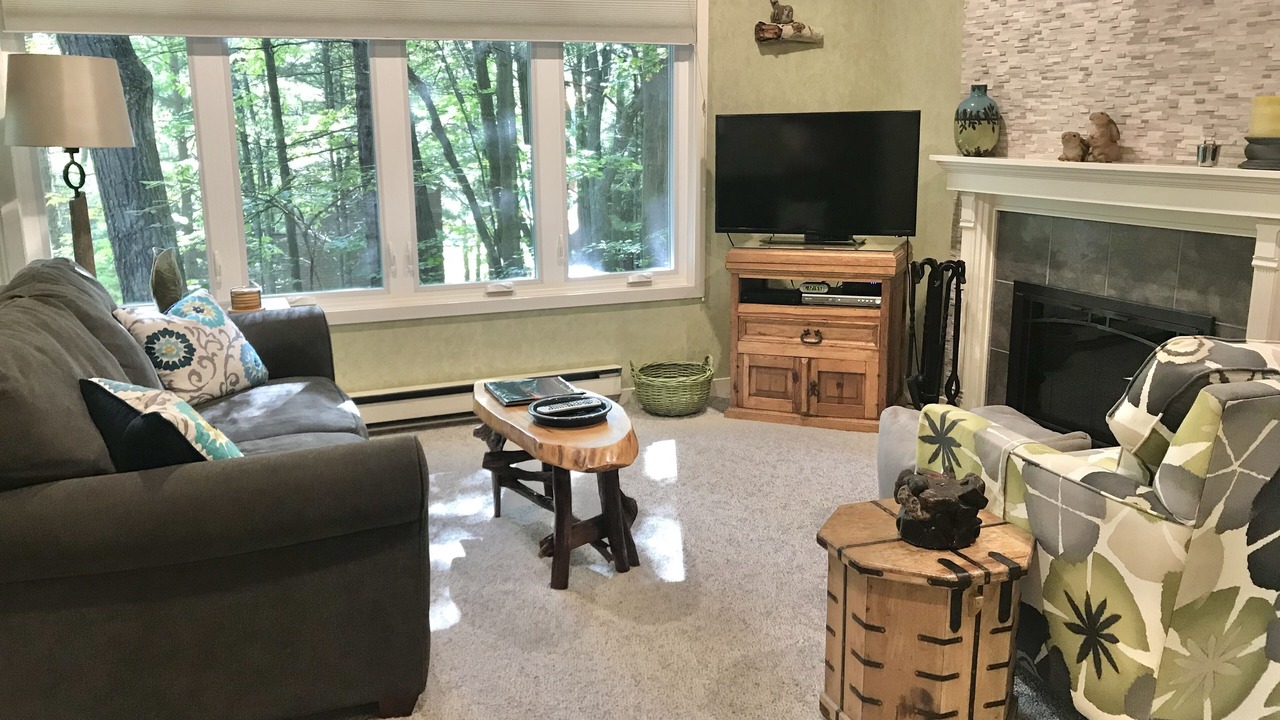 Photo of Livingroom in Maple City