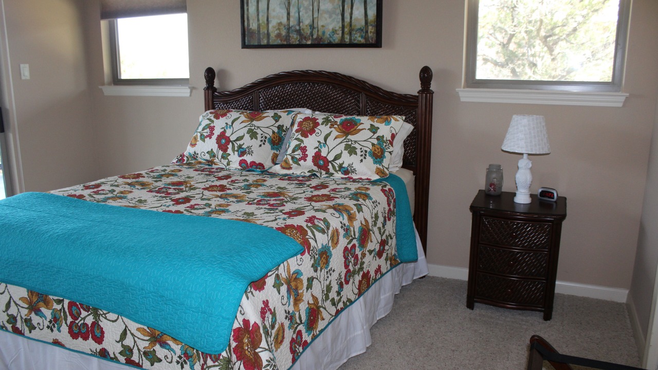 Photo of Bedroom in Canyon Lake