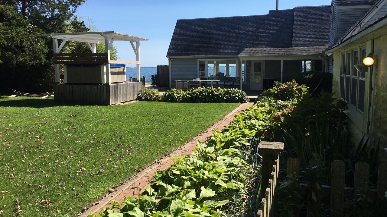 Photo of Patio Balcony in Hampton Bays
