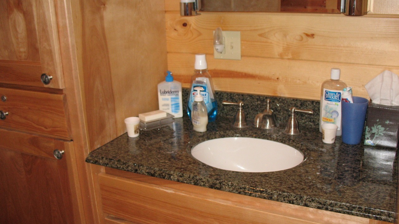 Photo of Bathroom in Strawberry