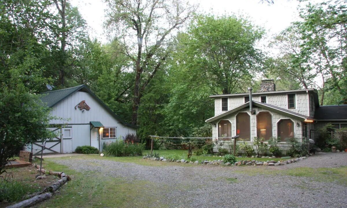 Photo of Others in Grants Pass