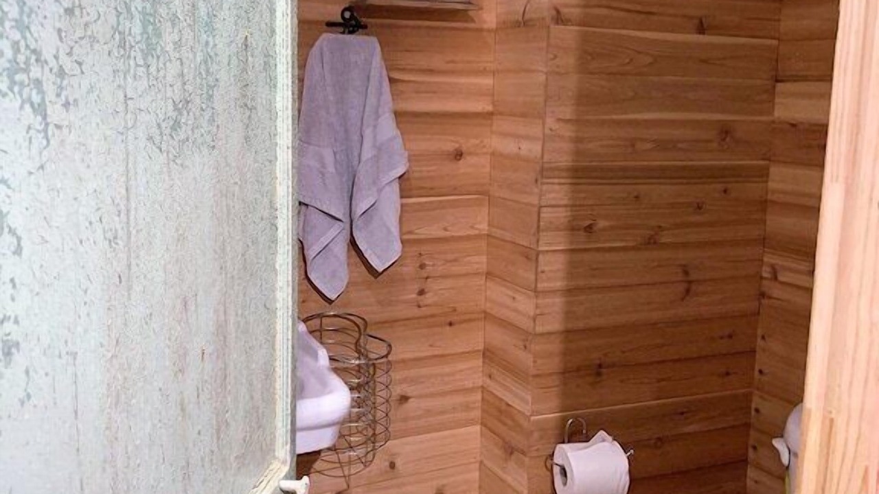 Photo of Bathroom in Cedar Lane