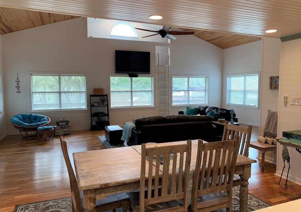 Photo of Livingroom in Cedar Lane