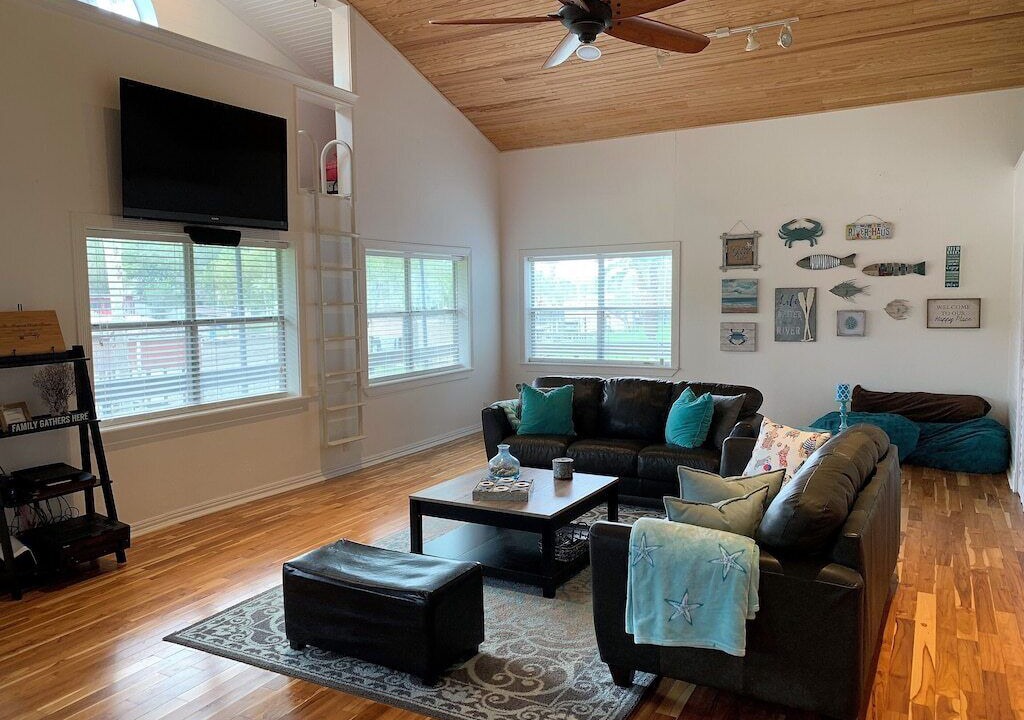 Photo of Livingroom in Cedar Lane