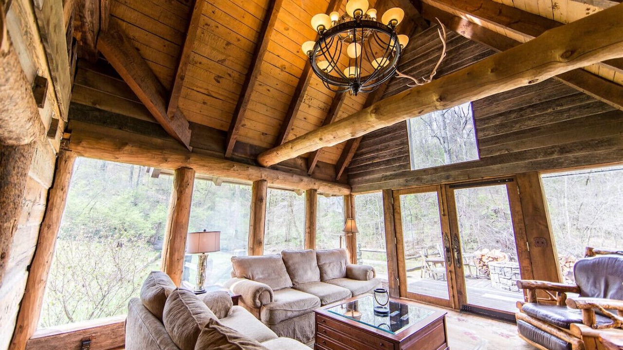 Photo of Livingroom in Knoxville