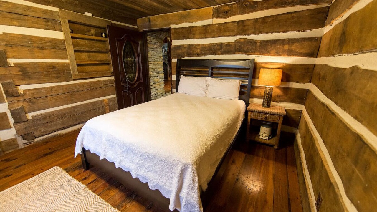 Photo of Bedroom in Knoxville