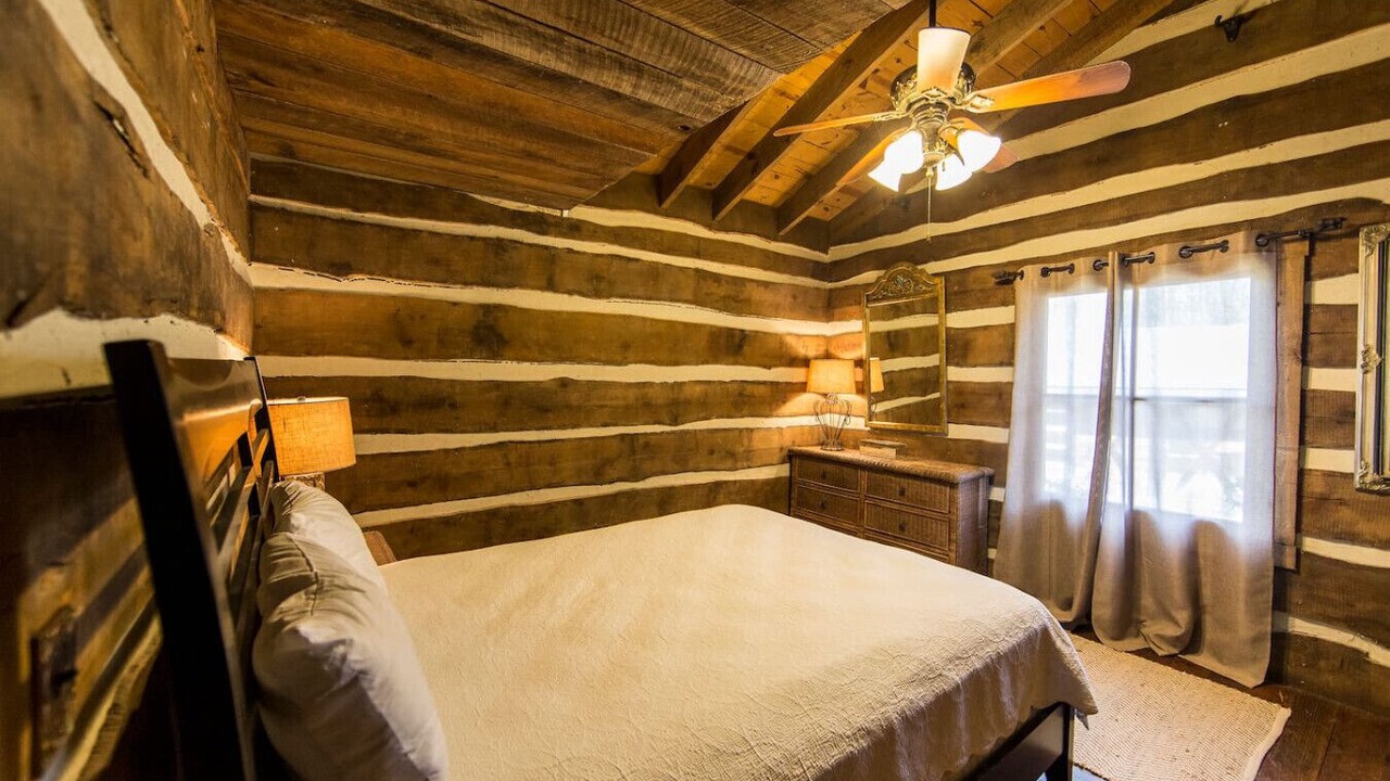 Photo of Bedroom in Knoxville
