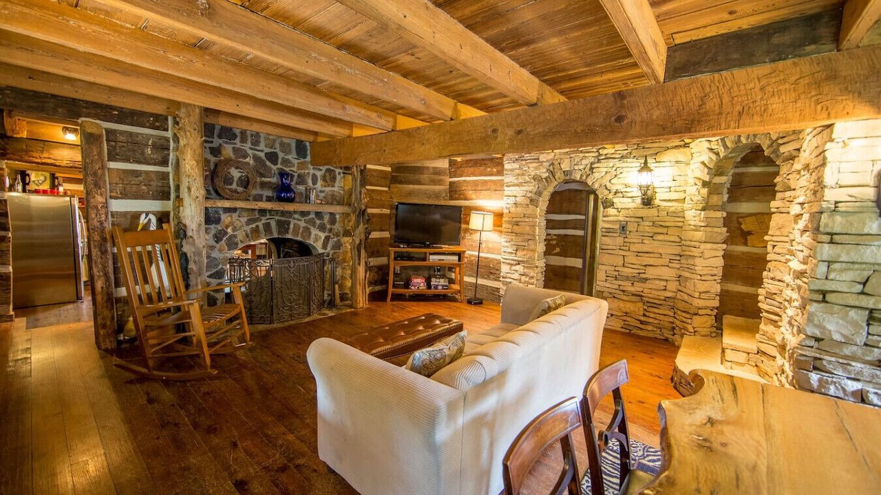 Photo of Livingroom in Knoxville
