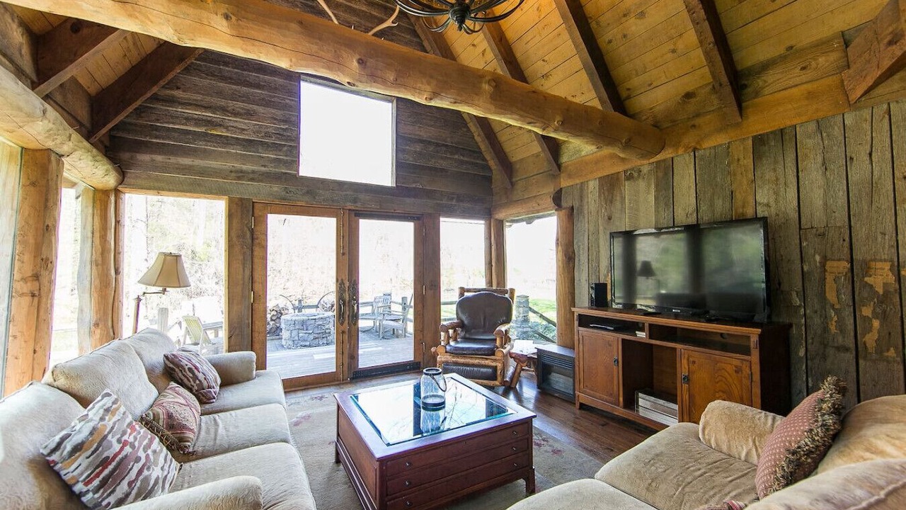 Photo of Livingroom in Knoxville