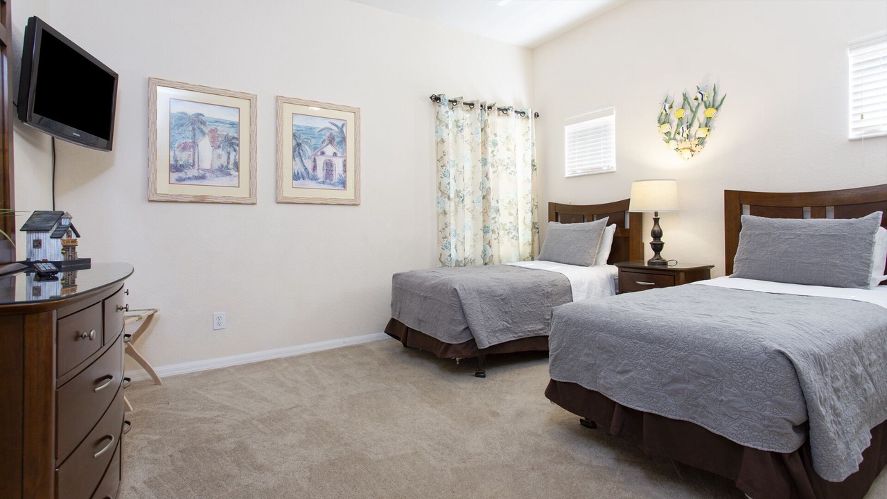 Photo of Bedroom in Bahama Bay