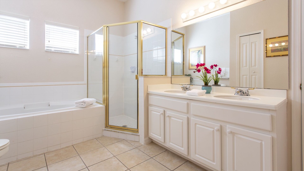 Photo of Bathroom in Bahama Bay