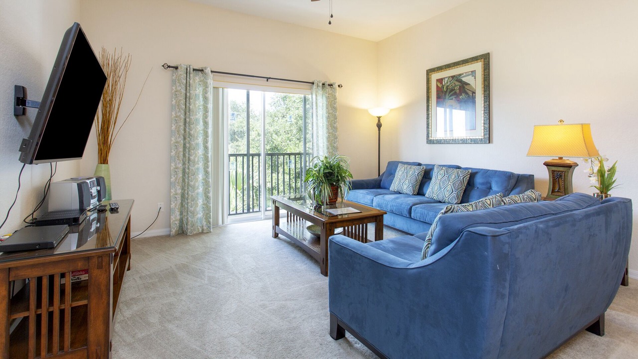 Photo of Livingroom in Bahama Bay