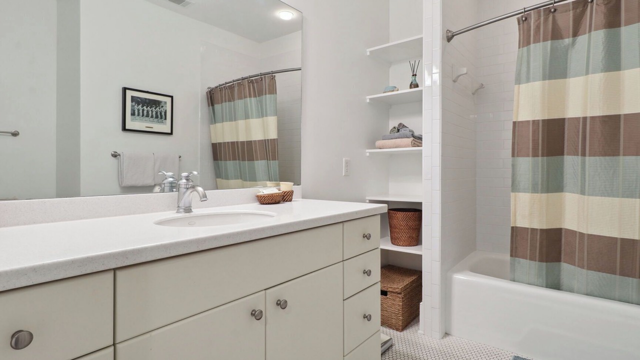 Photo of Bathroom in Beach Institute