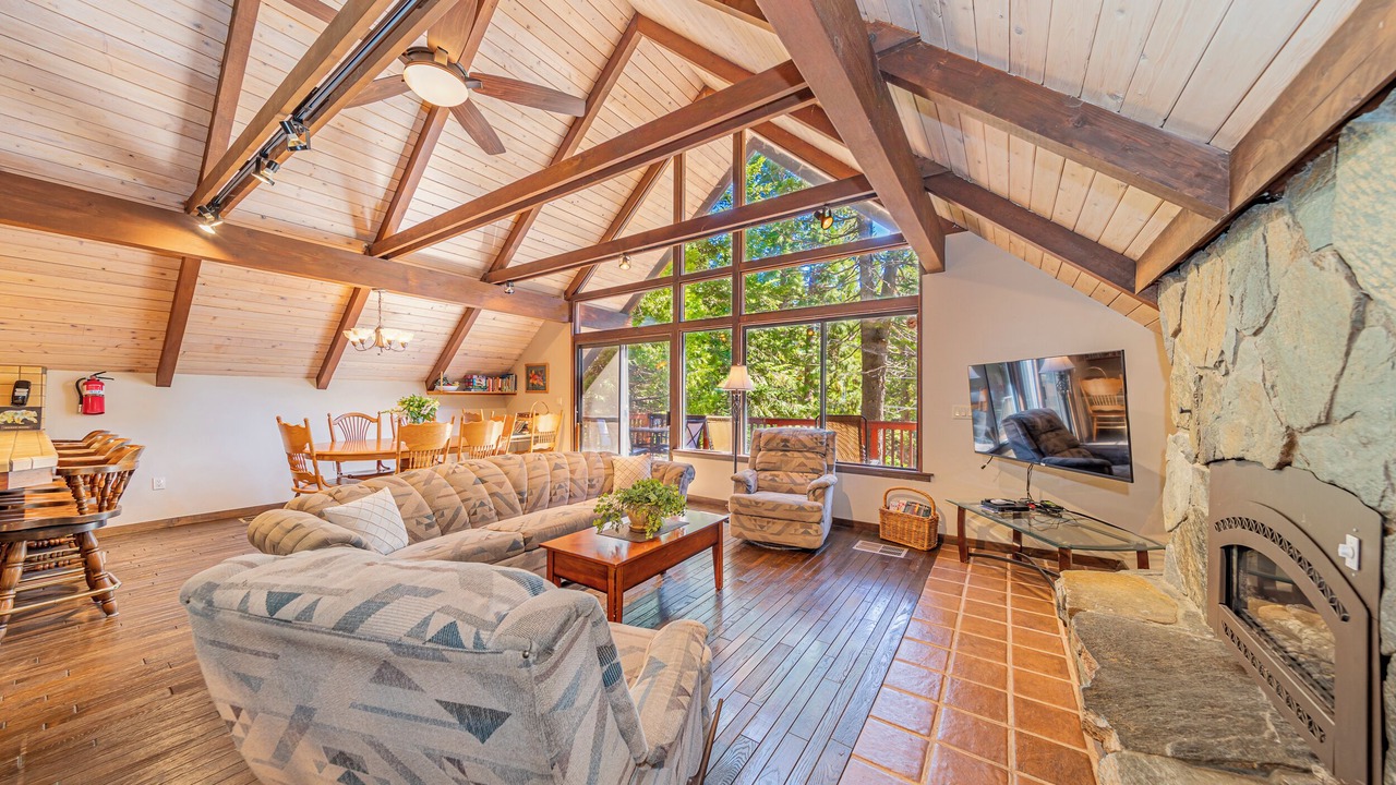 Photo of Livingroom in Fish Camp