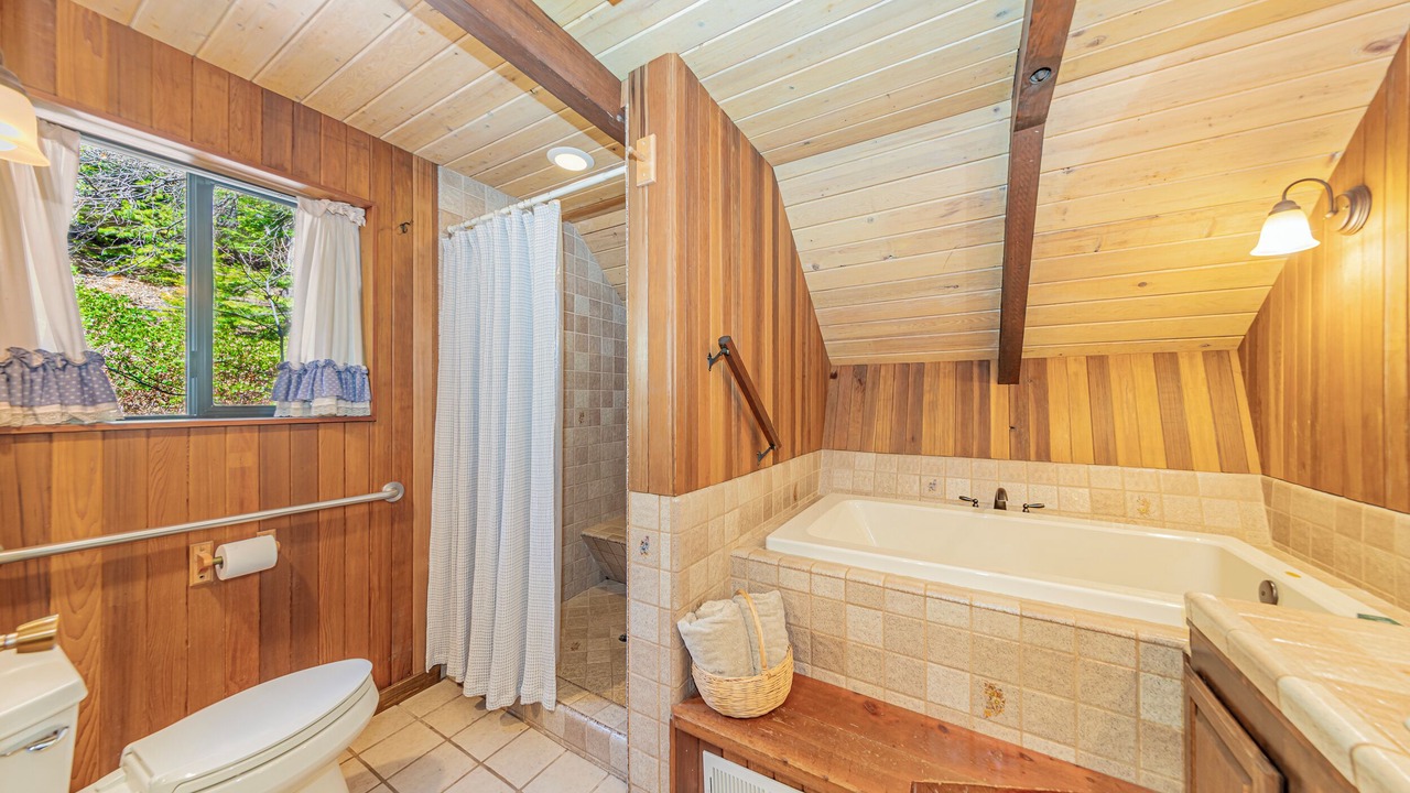 Photo of Bathroom in Fish Camp