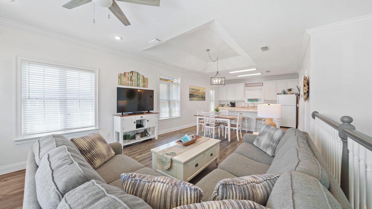 Photo of Livingroom in Lullwater Beach