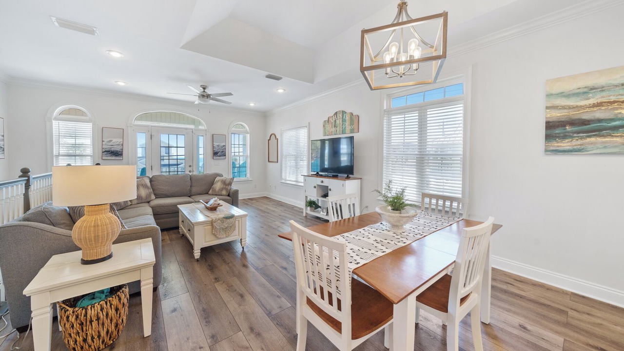 Photo of Livingroom in Lullwater Beach