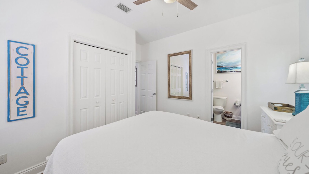 Photo of Bedroom in Lullwater Beach