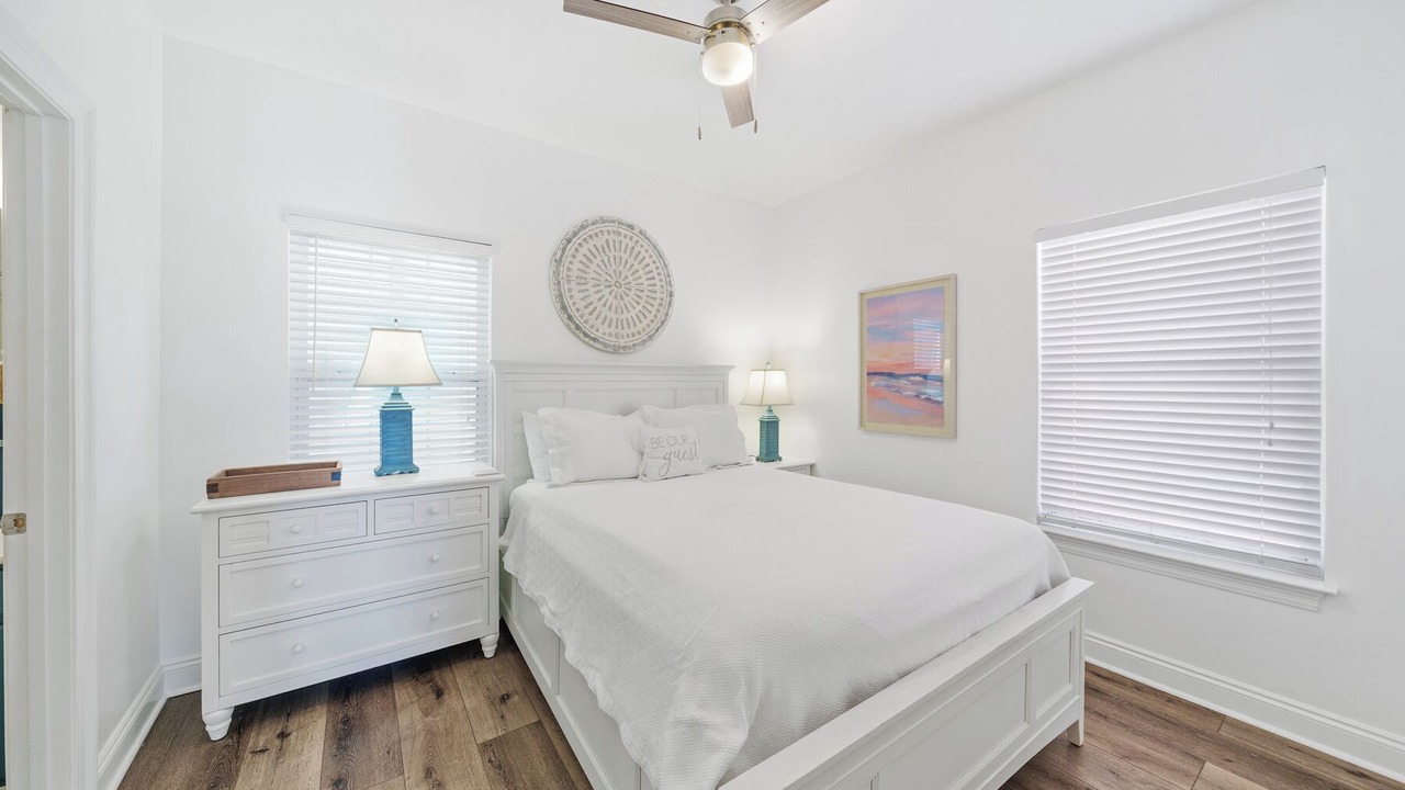 Photo of Bedroom in Lullwater Beach