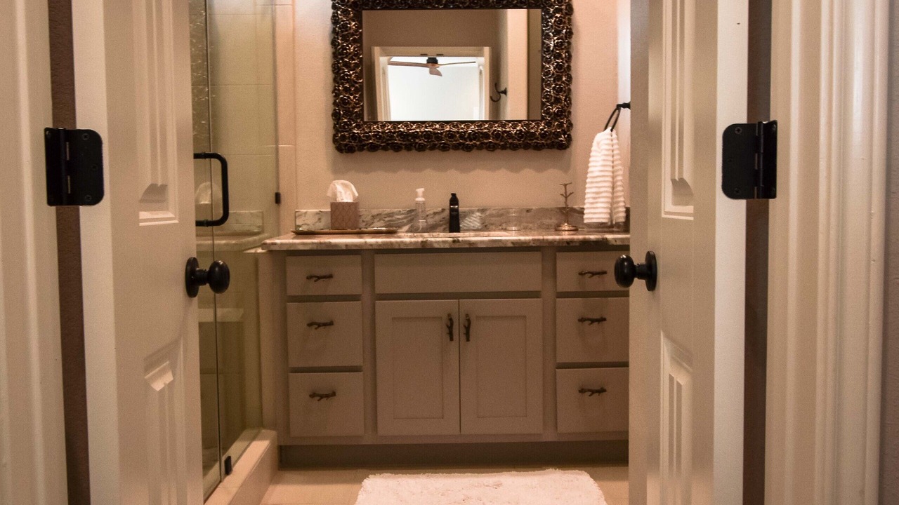 Photo of Bathroom in Southern Plantation