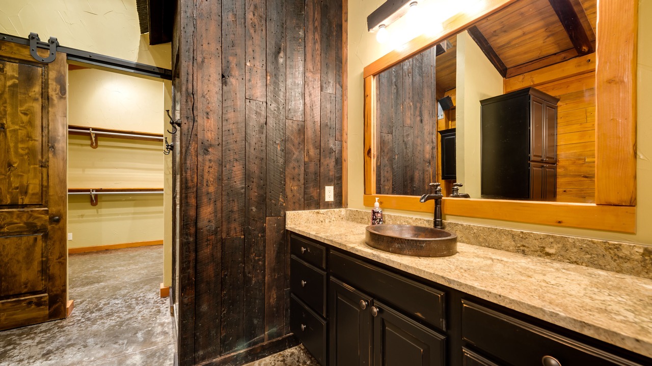 Photo of Bathroom in Alvarado