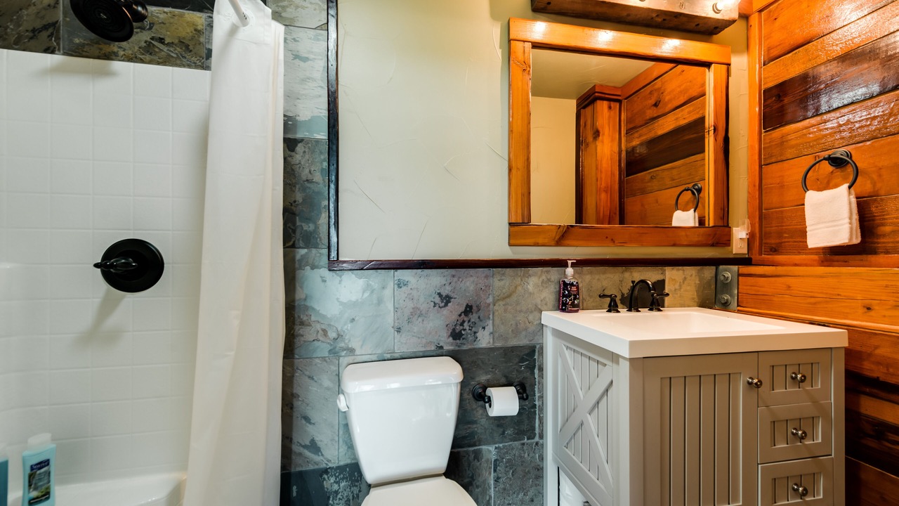 Photo of Bathroom in Alvarado