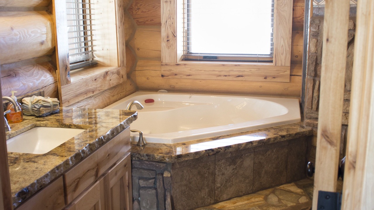 Photo of Bathroom in Island Park