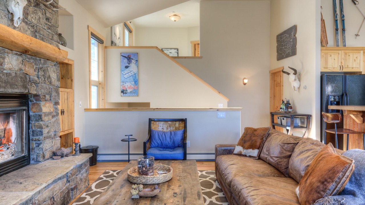 Photo of Livingroom in Antler Ridge