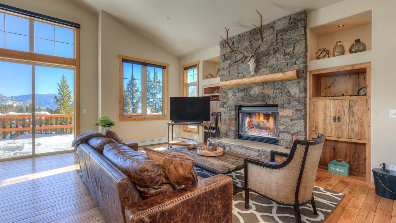 Photo of Livingroom in Antler Ridge