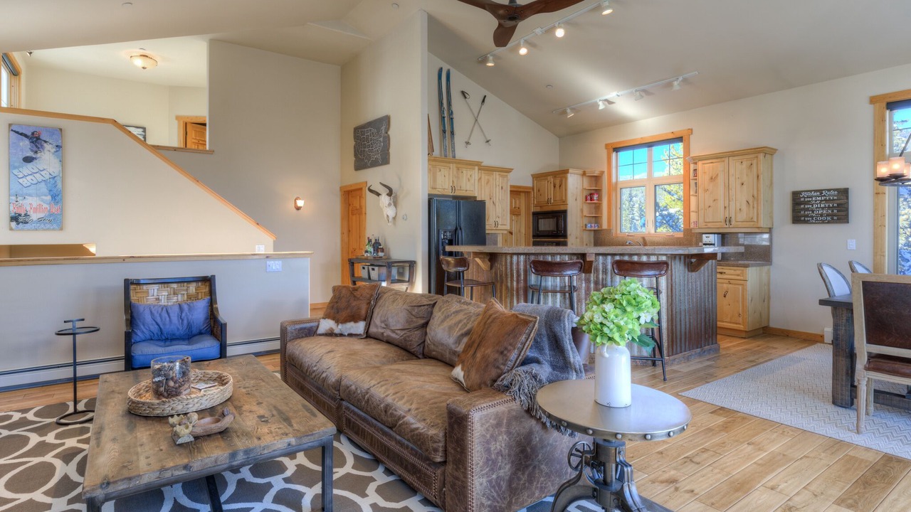 Photo of Livingroom in Antler Ridge