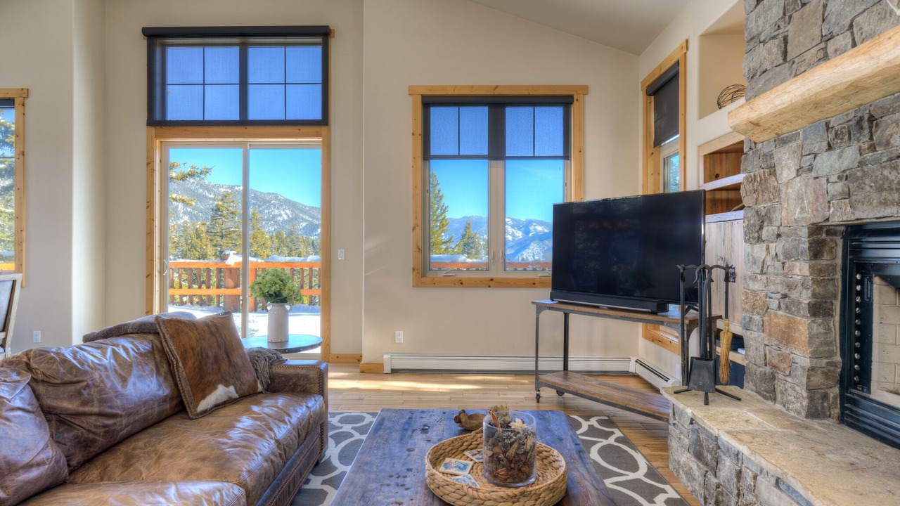 Photo of Livingroom in Antler Ridge