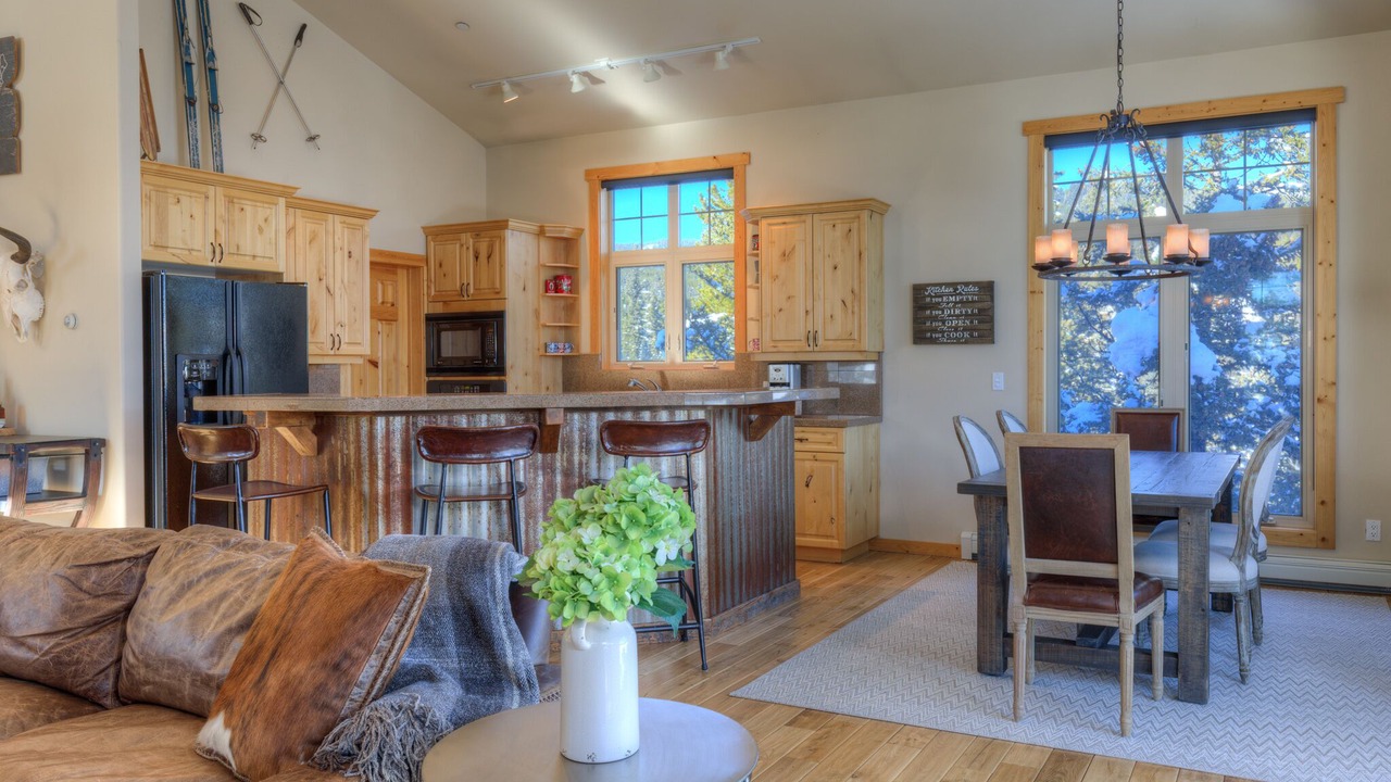 Photo of Livingroom in Antler Ridge