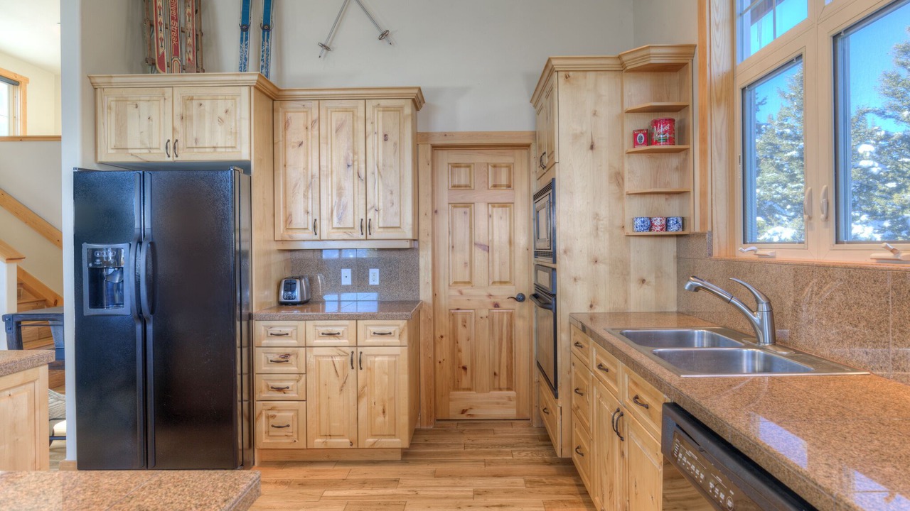 Photo of Kitchen in Antler Ridge