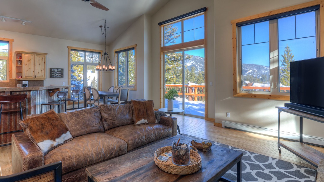Photo of Livingroom in Antler Ridge