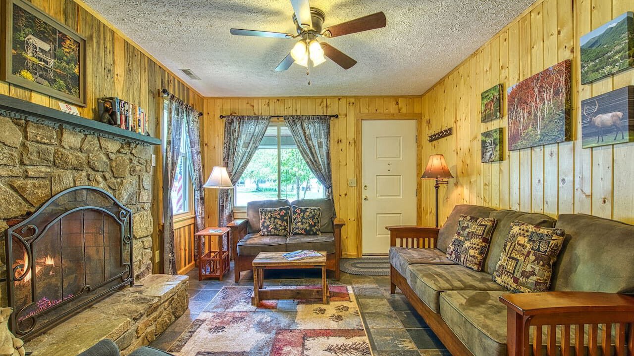 Photo of Livingroom in Maggie Valley