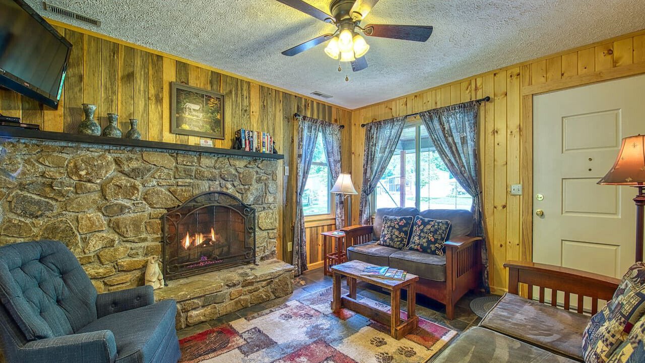 Photo of Livingroom in Maggie Valley