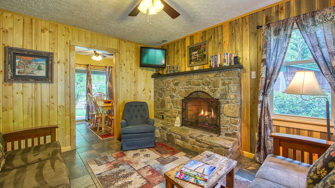 Photo of Livingroom in Maggie Valley