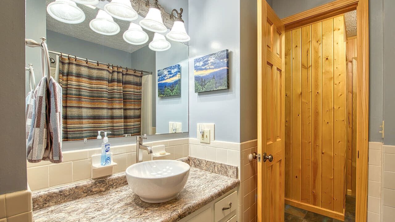Photo of Bathroom in Maggie Valley