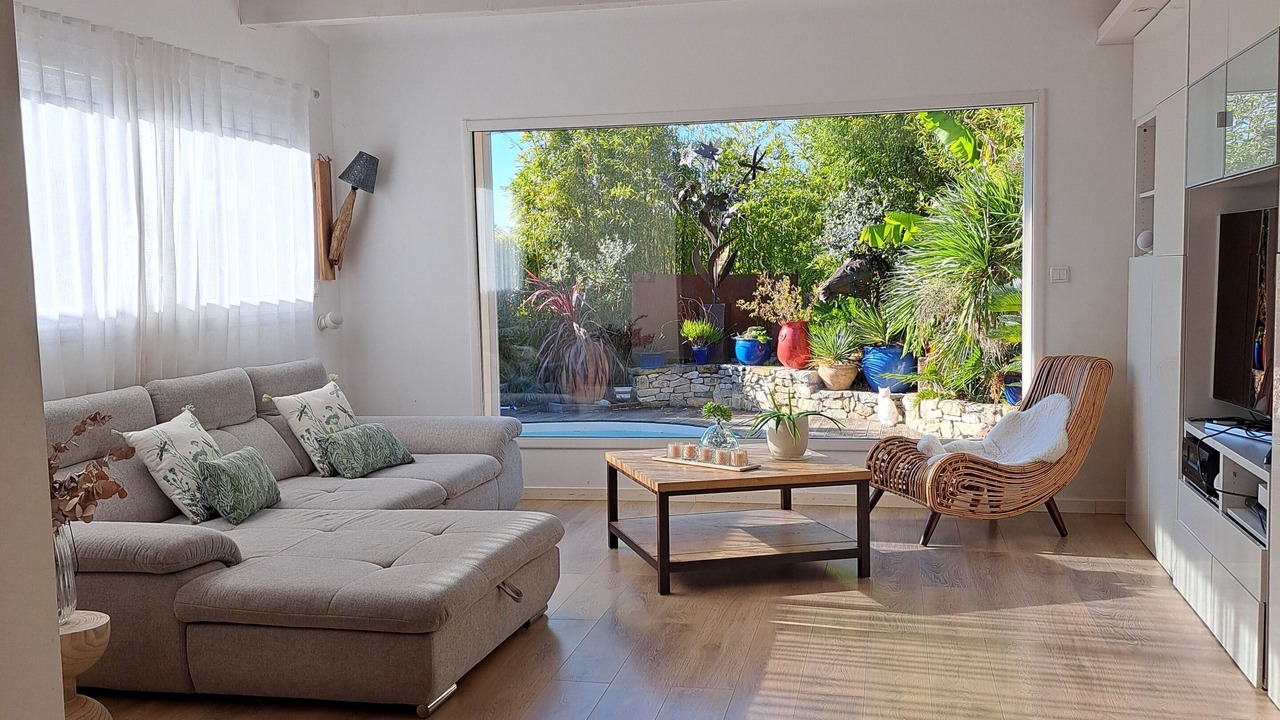 Photo of Livingroom in Cazilhac