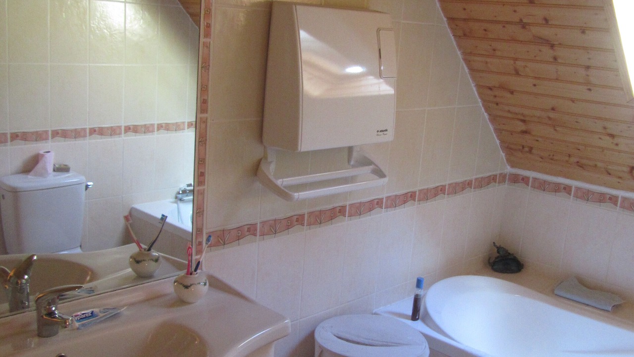 Photo of Bathroom in Camparan