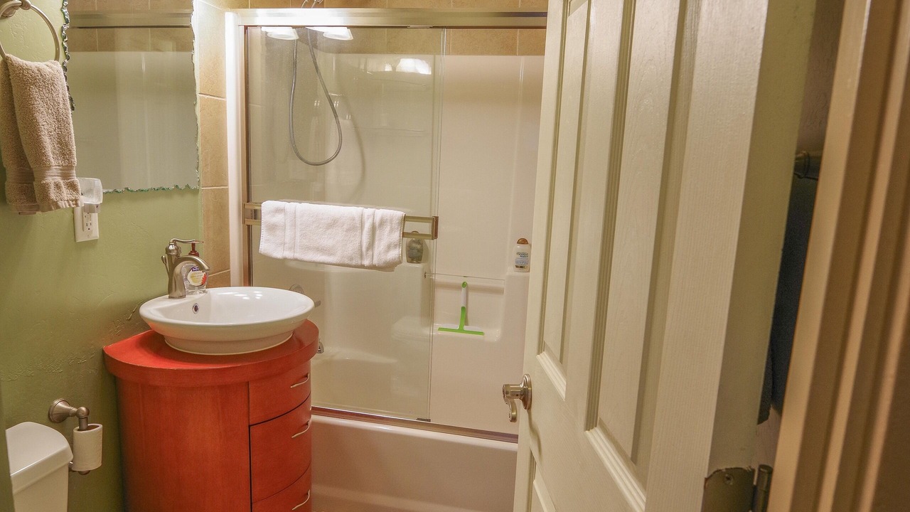 Photo of Bathroom in Page