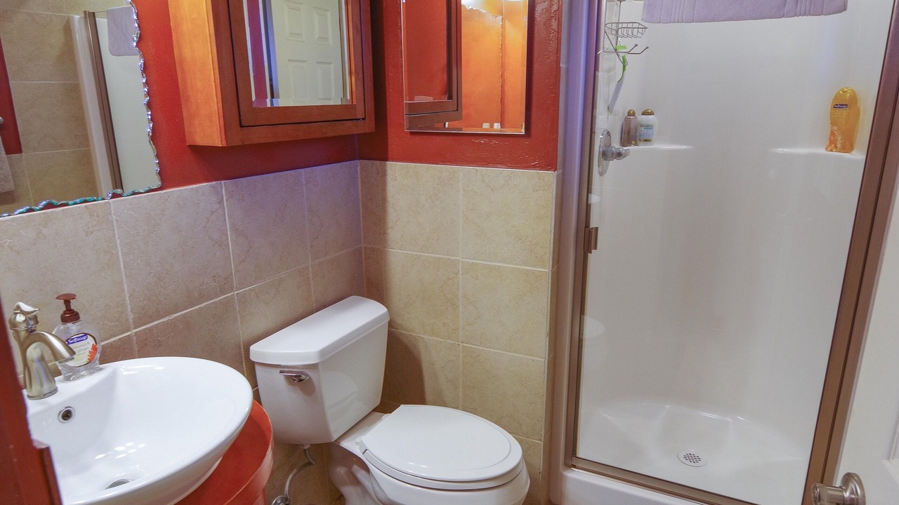 Photo of Bathroom in Page