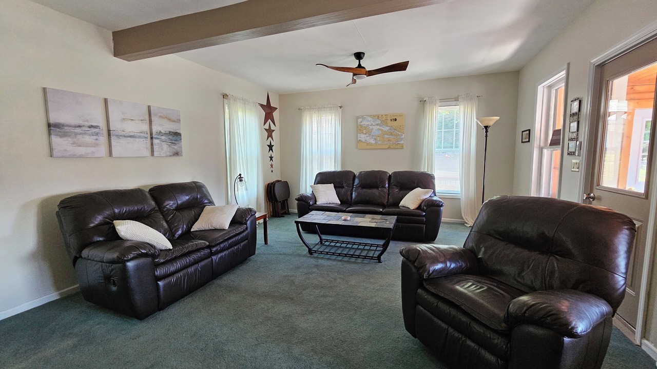 Photo of Livingroom in Alexandria Bay