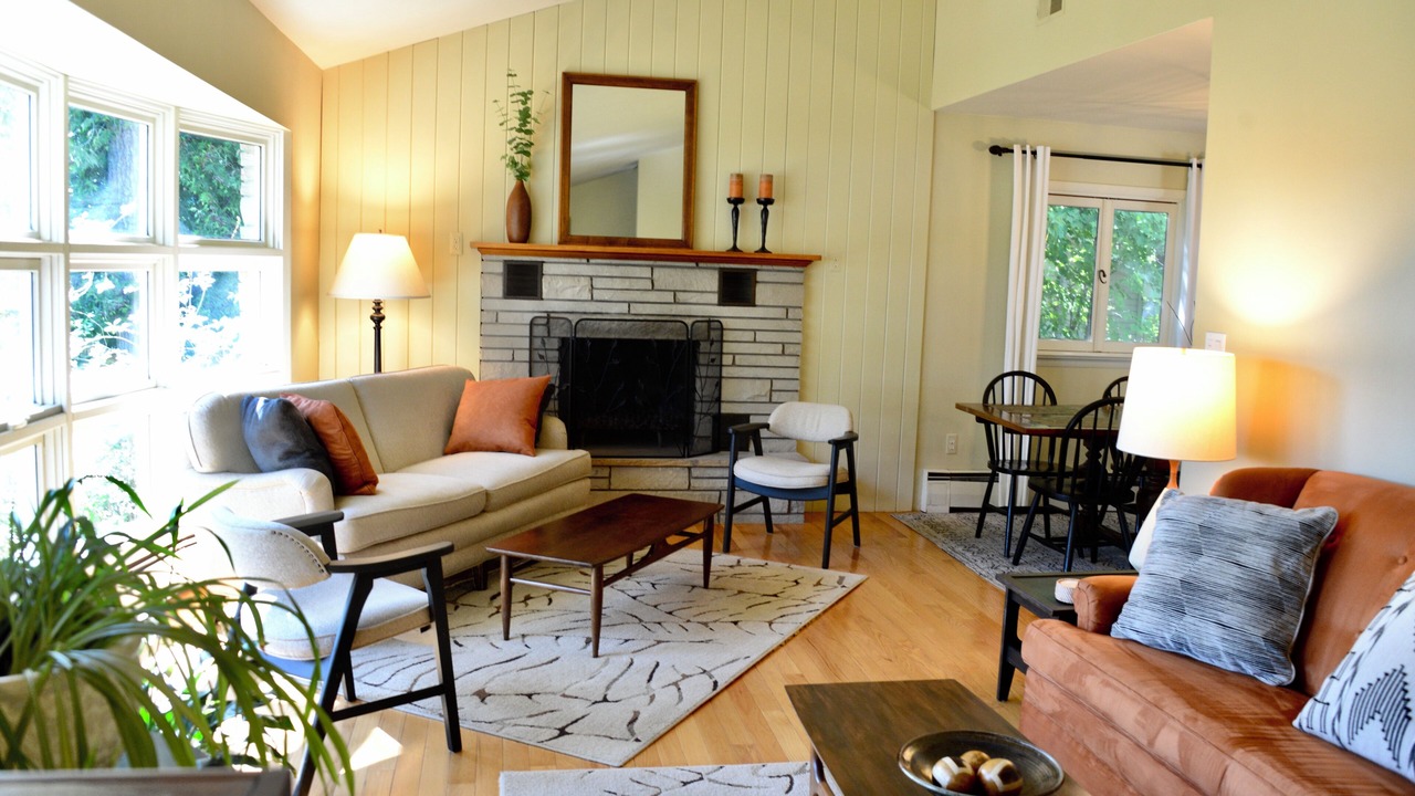 Photo of Livingroom in Suttons Bay