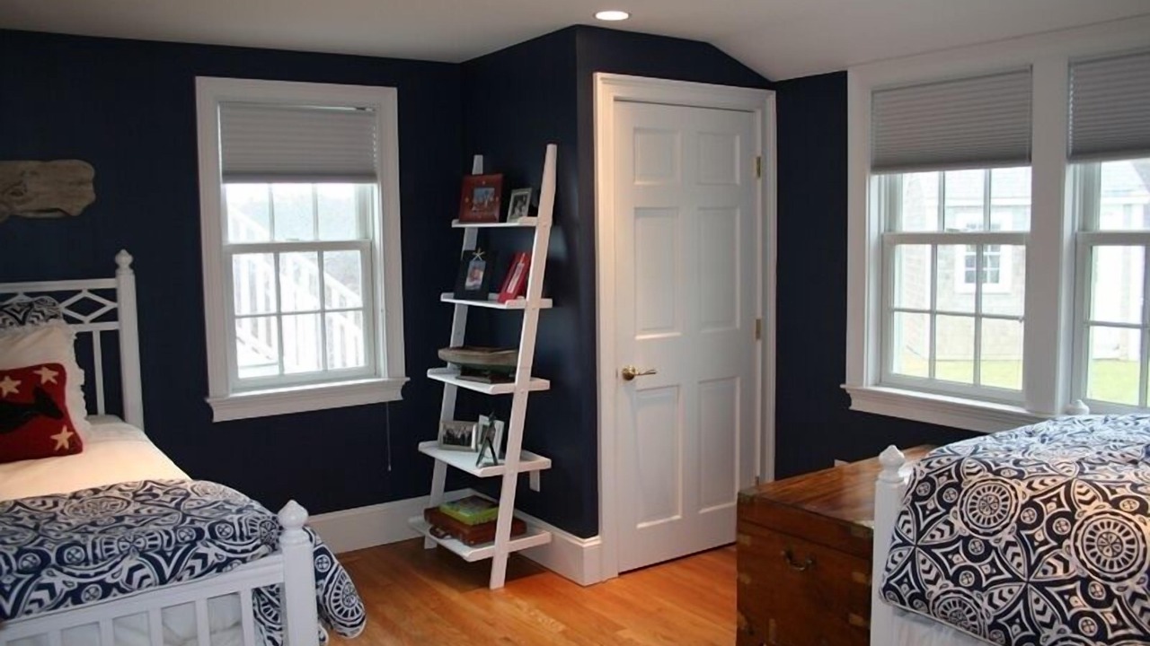 Photo of Others in Tom Nevers